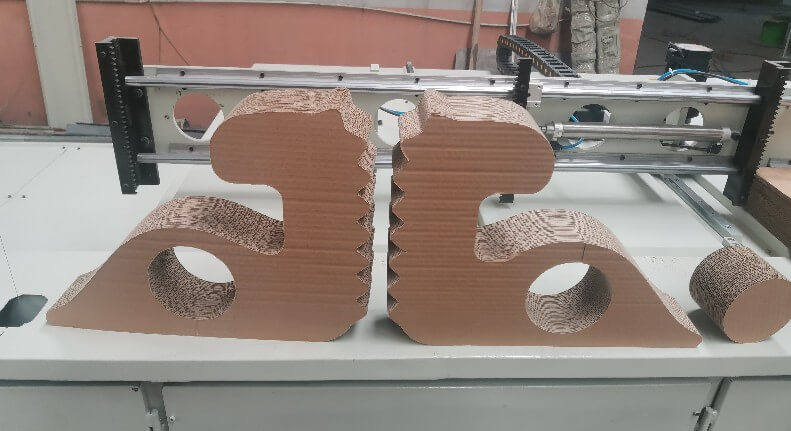 數控帶鋸機和數控線鋸機是不可或缺的貓抓板生產設備