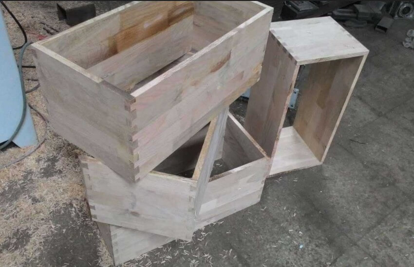 雙頭數控燕尾榫是生產蜂箱的小能手